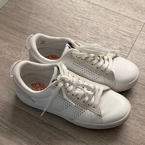 Le TIGRE Womens Tompkins 1977 White Fashion Sneaker size 8.5